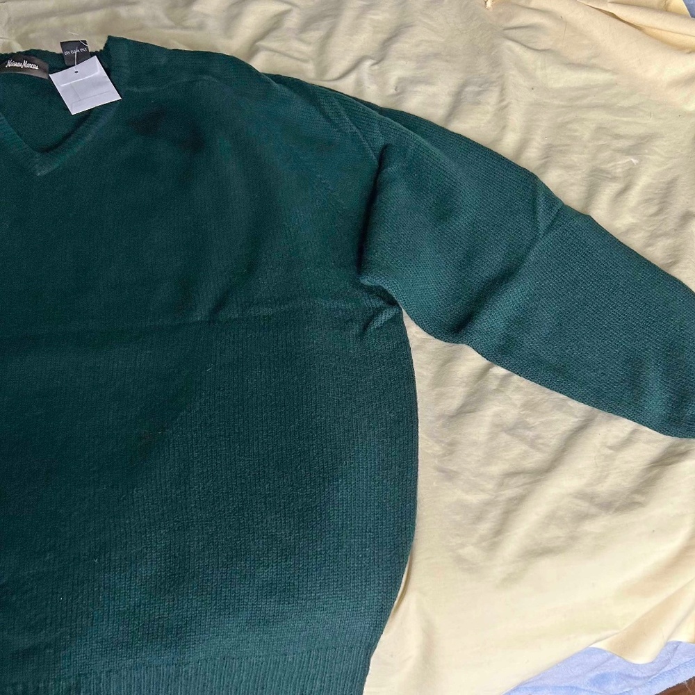 SWEATER, CASHMERE 100%, SIZE 2XL, GREEN, V- NECK, LONG SLEEVES, NEIMAN MARCUS,